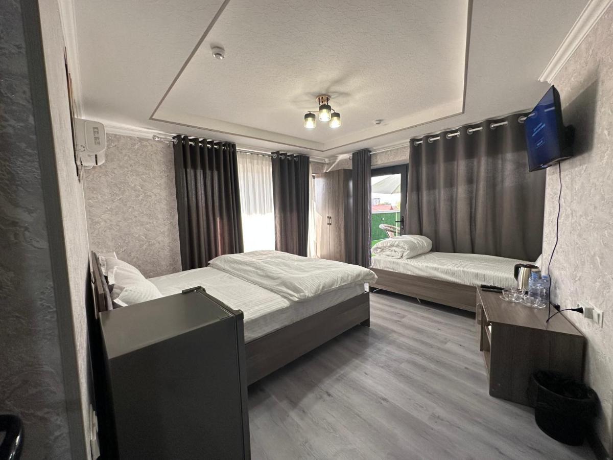 Byond Hotel & Hostel Tasjkent Buitenkant foto