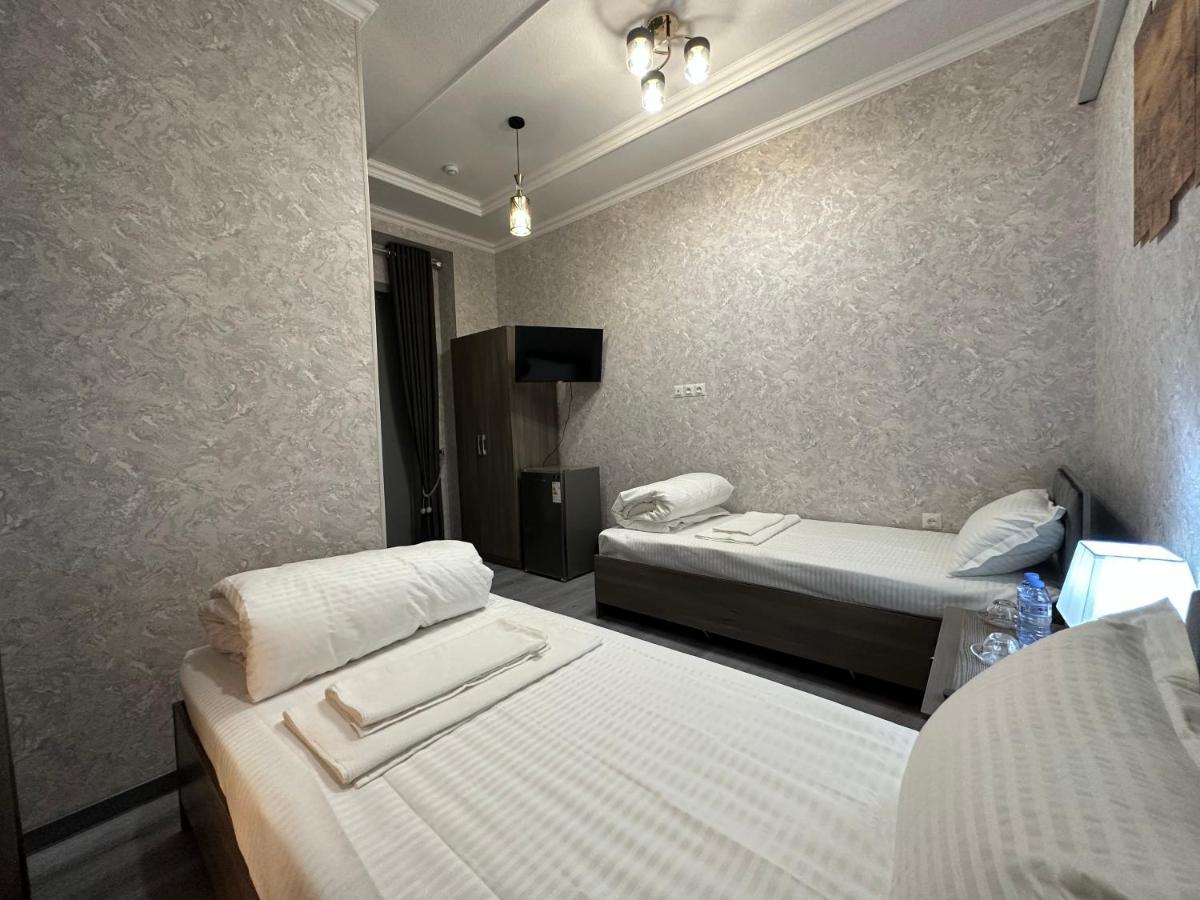 Byond Hotel & Hostel Tasjkent Buitenkant foto